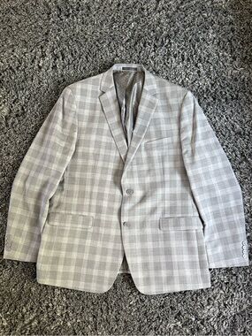 Light Gray Plaid Men's Sport Coat - Two-Button Tailored Blazer